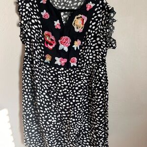Elegant Black and White Floral Mini Dress